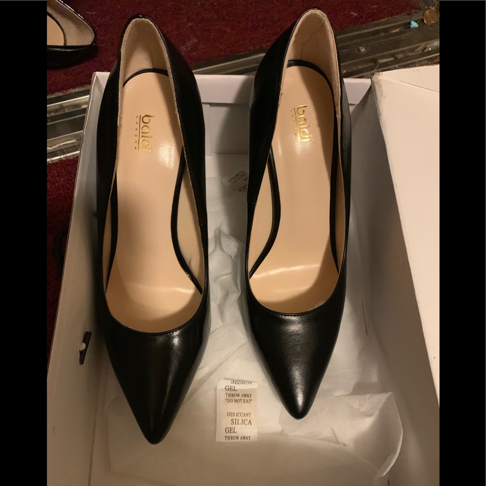 Black pointy toe heels